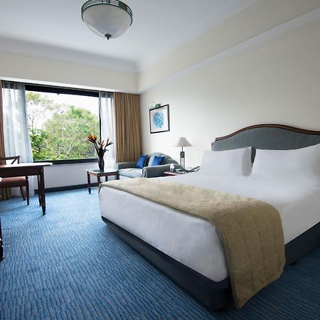 Crowne Plaza Chennai Adyar Park, An Ihg Hotel Exterior photo Deluxe Room