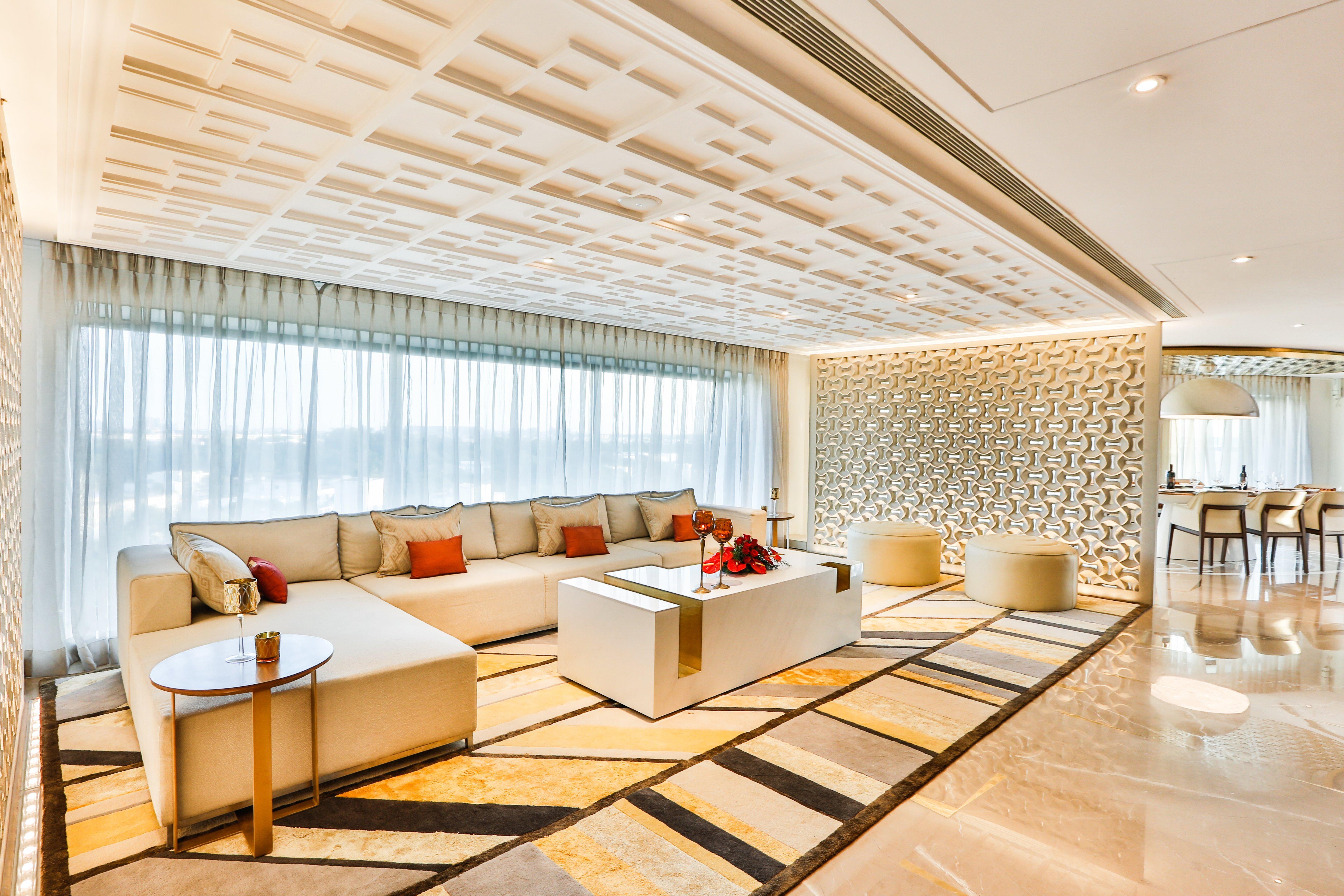 Crowne Plaza Chennai Adyar Park, An Ihg Hotel Exterior photo The interior of the lounge