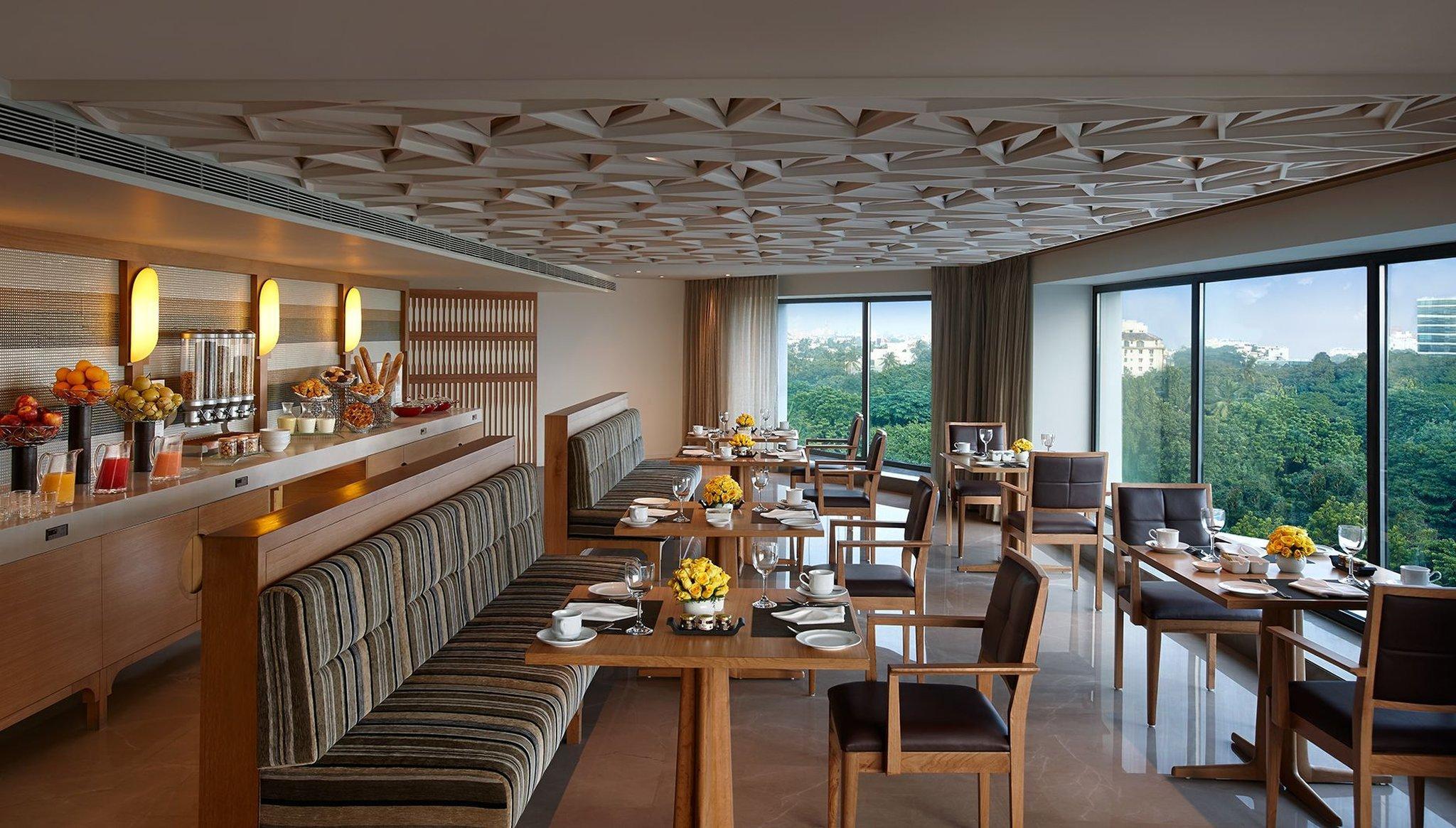 Crowne Plaza Chennai Adyar Park, An Ihg Hotel Exterior photo The Park, Hyderabad