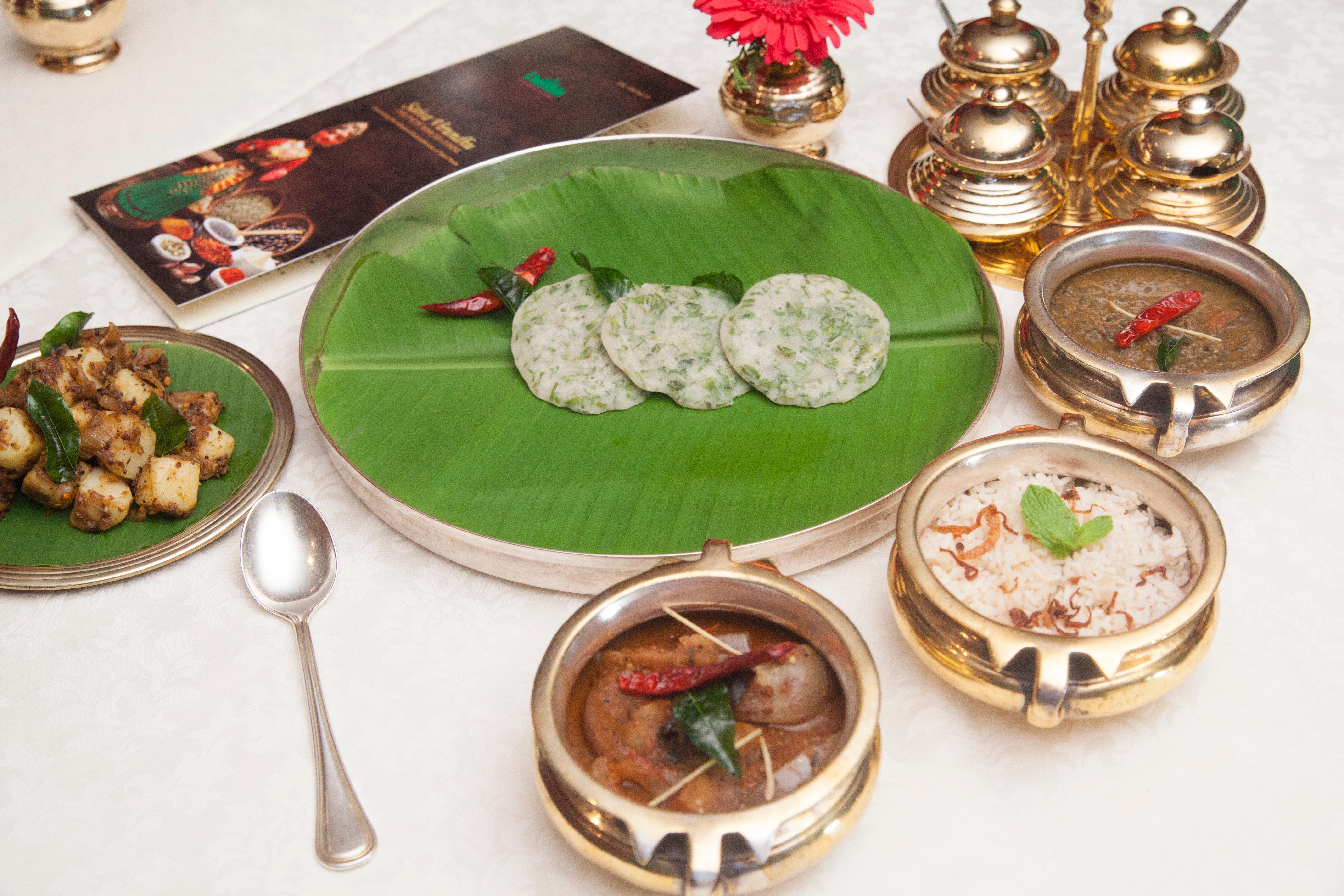 Crowne Plaza Chennai Adyar Park, An Ihg Hotel Exterior photo A typical vegetarian meal at a hotel in India