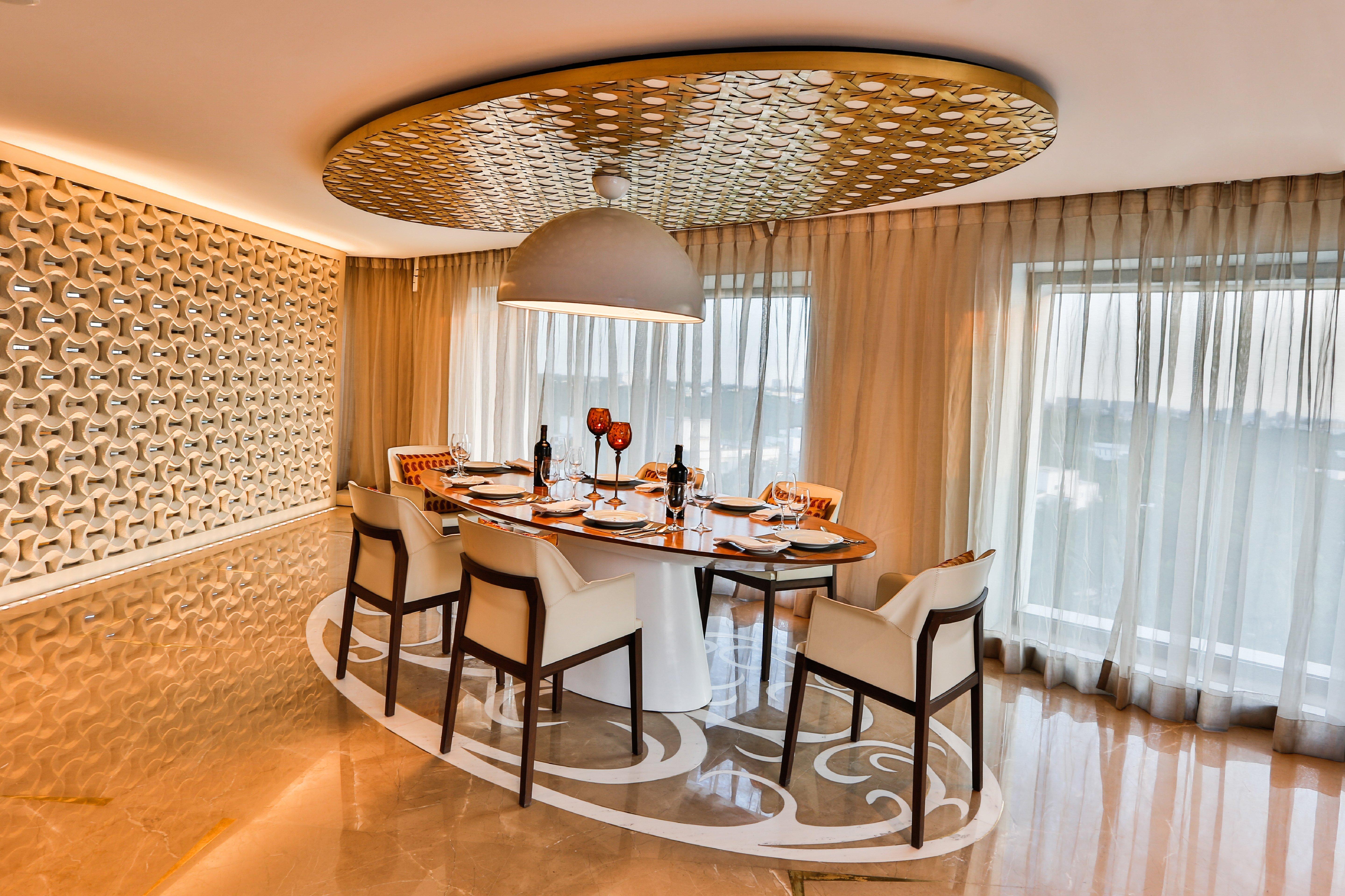 Crowne Plaza Chennai Adyar Park, An Ihg Hotel Exterior photo A dining room