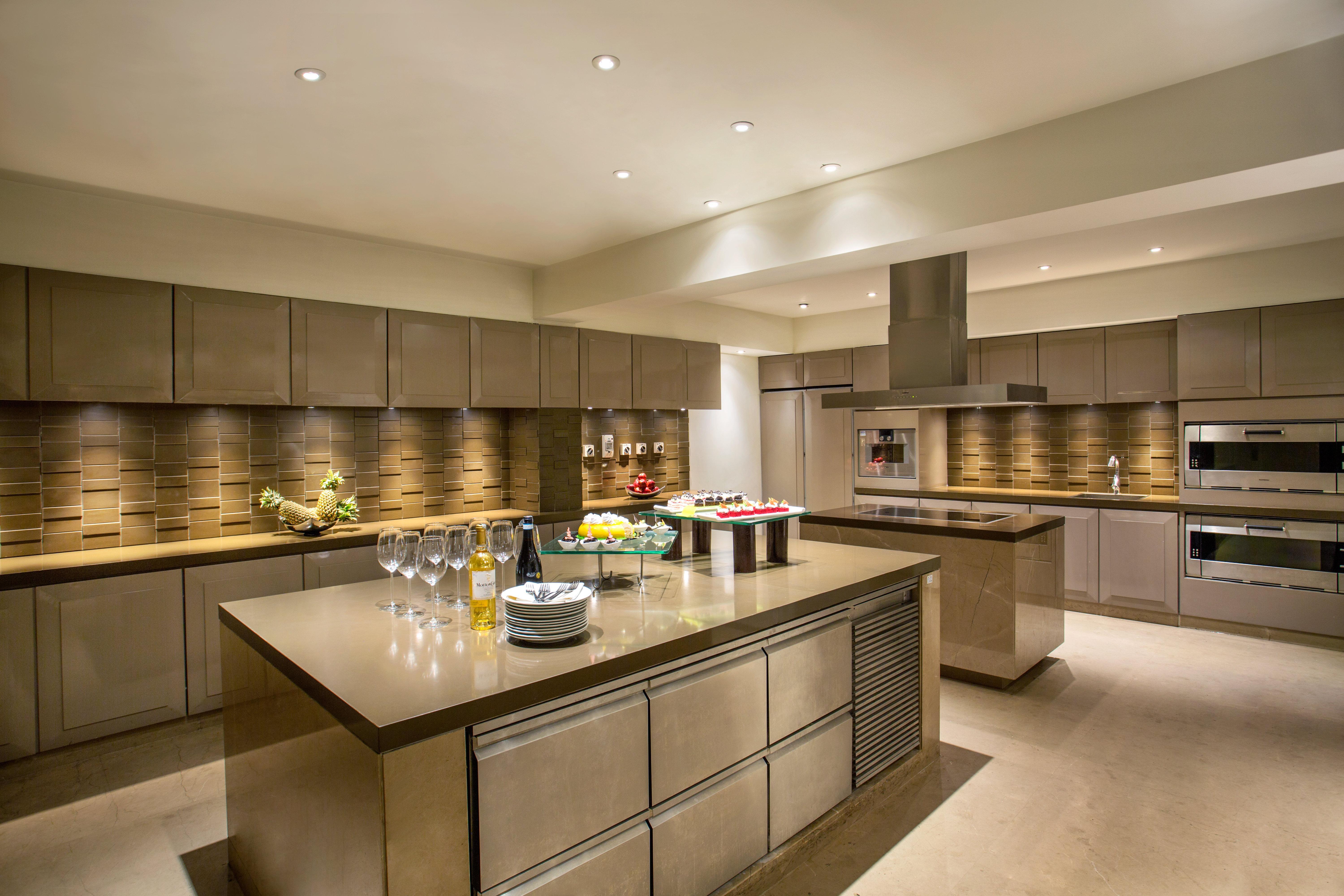 Crowne Plaza Chennai Adyar Park, An Ihg Hotel Exterior photo A kitchen