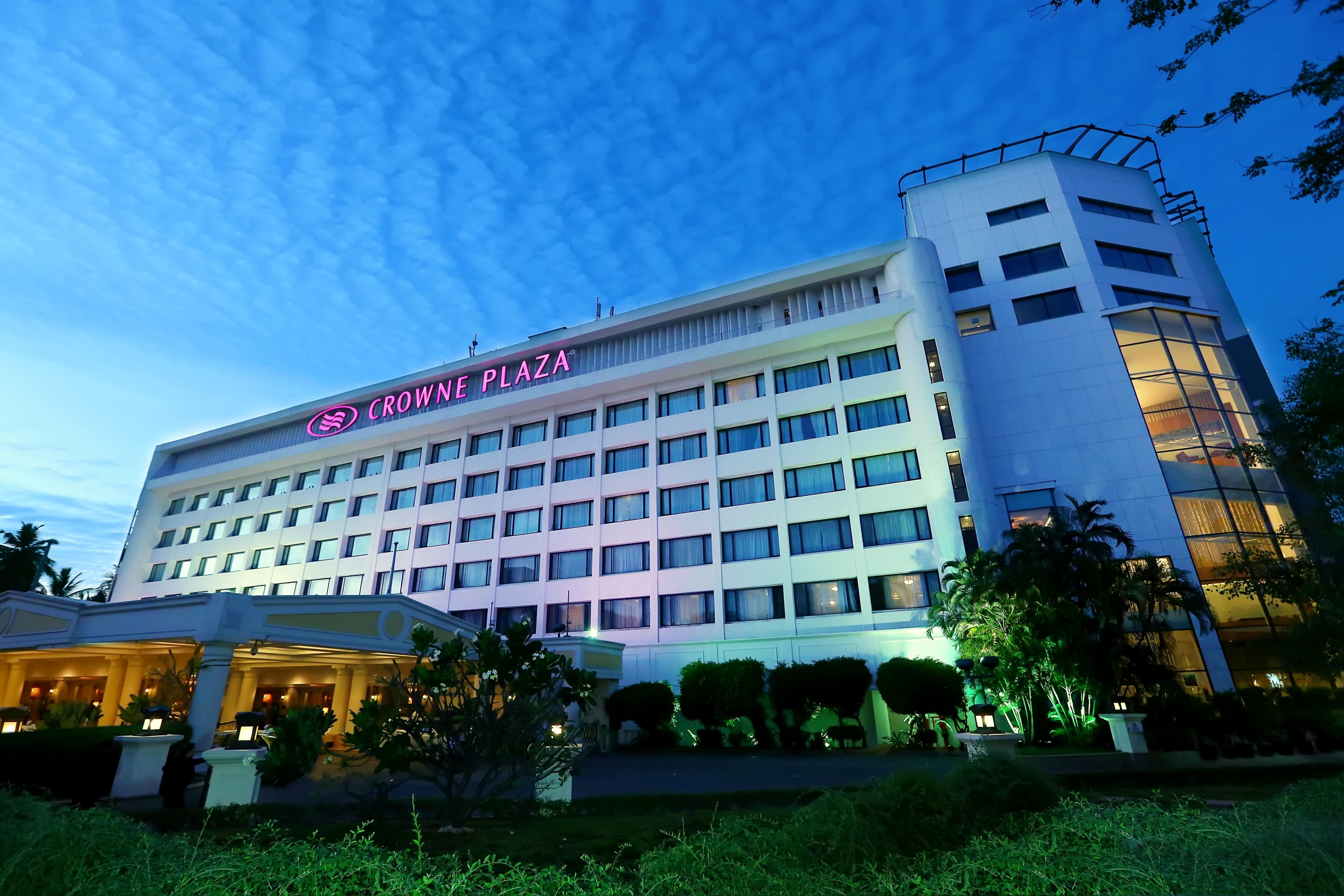 Crowne Plaza Chennai Adyar Park, An Ihg Hotel Exterior photo Khon Kaen Plaza Hotel