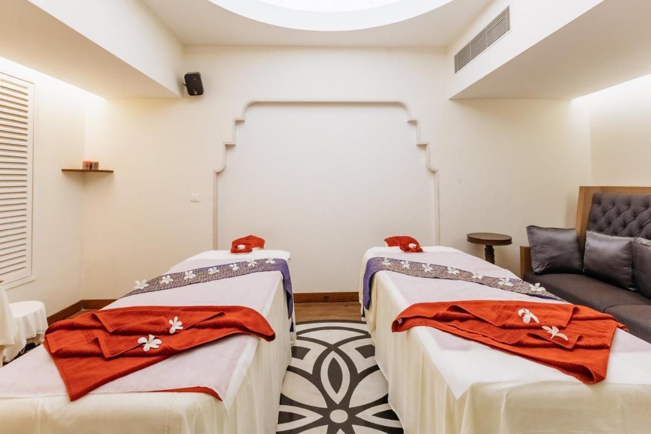 Crowne Plaza Chennai Adyar Park, An Ihg Hotel Exterior photo Spa at the Taj Mahal Palace, Mumbai